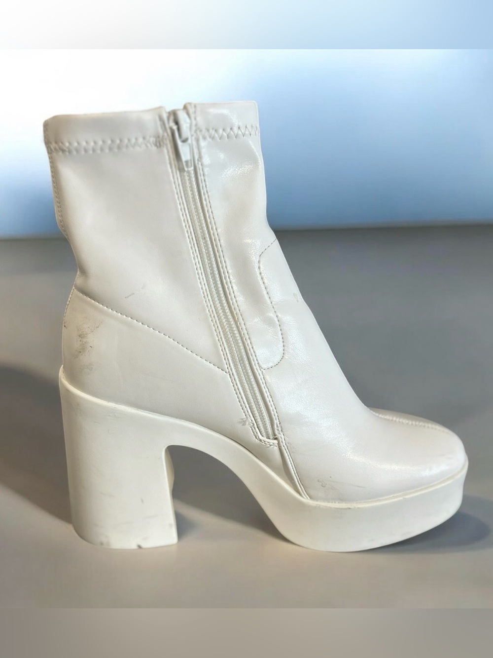 DREAM PAIRS White Platform Ankle Boots 7.5 Gogo Chunky Block Heel Y2K Square Toe - Picture 2 of 7